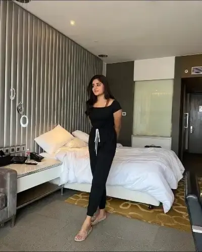 Call Girls Service in Bandra